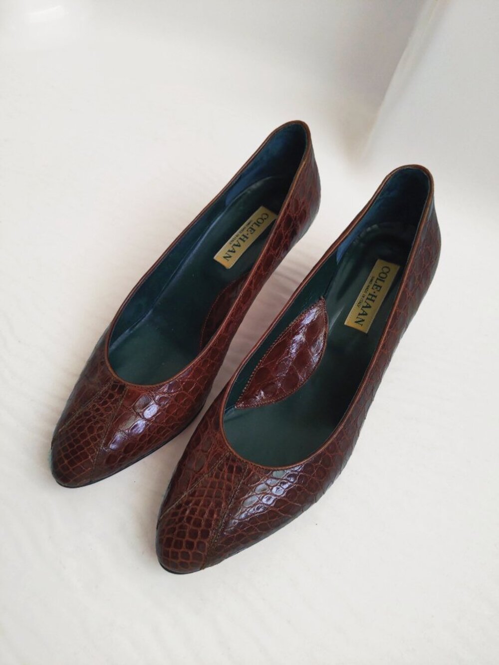 Cole Haan Vintage Italian Croc-Embossed Leather Pumps Heels Oxblood 10